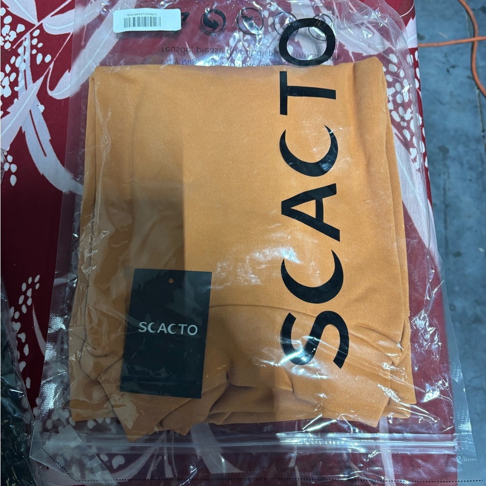 SCACTO Orange sweatshirt